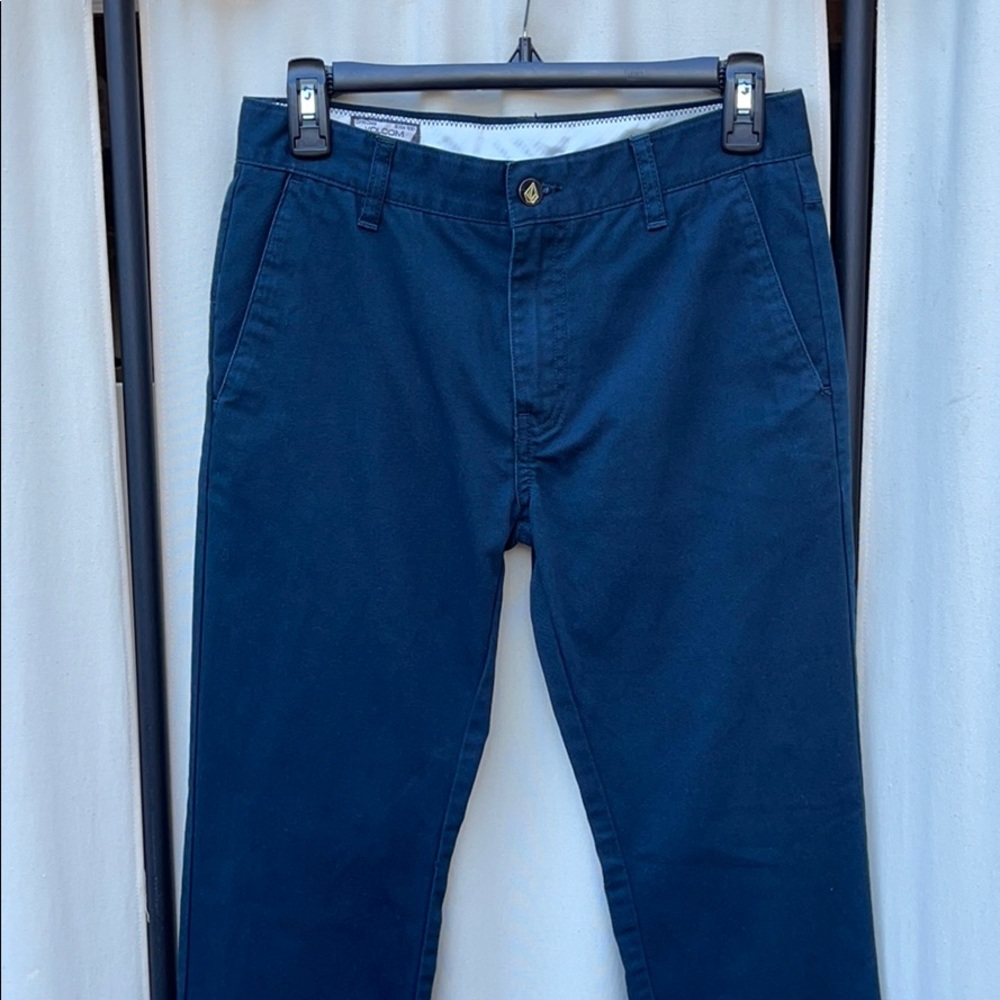 WOMENS- VOLCOM BLUE BOOT CUT PANTS SIZE 28